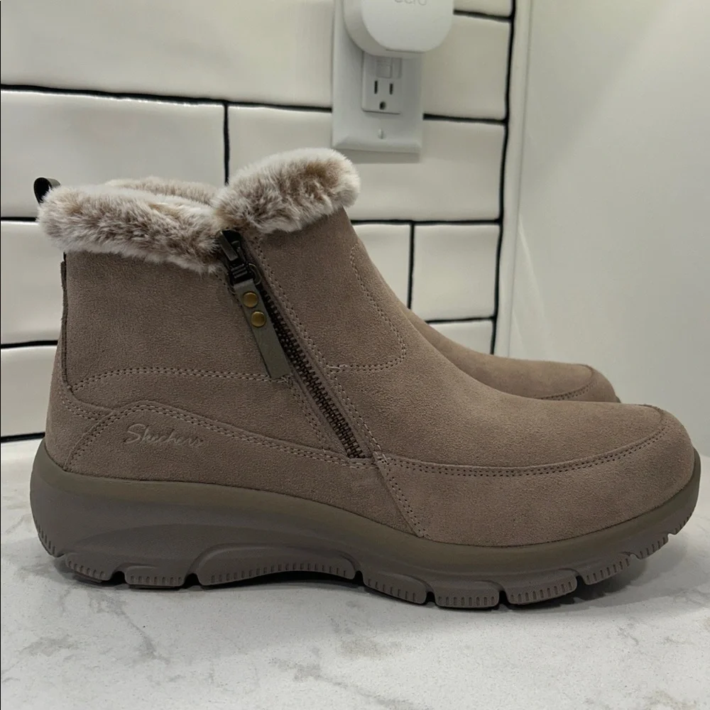 New! Skechers Women's Relaxed Fit: Easy Going - High Zip‎ Boots Size 11